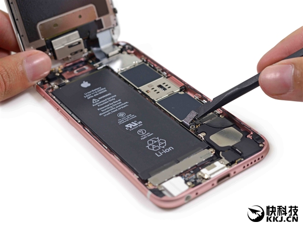 iPhone 6s频繁自动关机！苹果：免费换电池