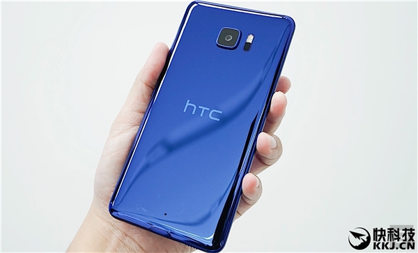 HTC 2016年会大缩水：雪姨送821新机