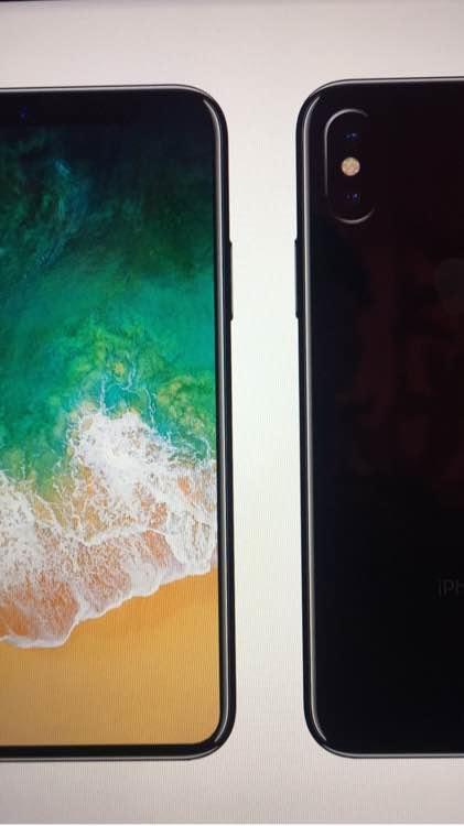 传iPhone 8支持隔空无线充电 还有前后四摄像头