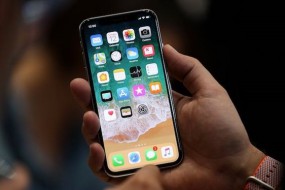 iPhone X怎么关机？飞机上乘客与空姐都懵逼了