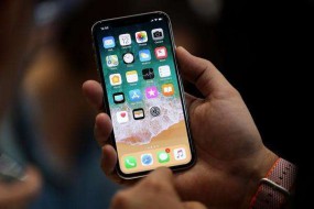 iPhone X明年首季砍单40%不真实，明年海外市场与全面屏推动产业增长