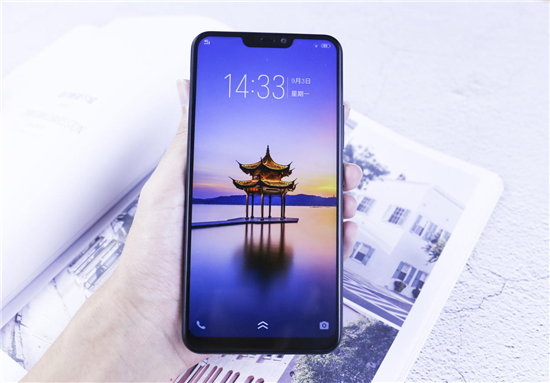 vivo Y81s上手体验，新一代全面屏铸就高颜值